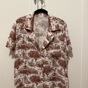 Women’s short sleeve button up